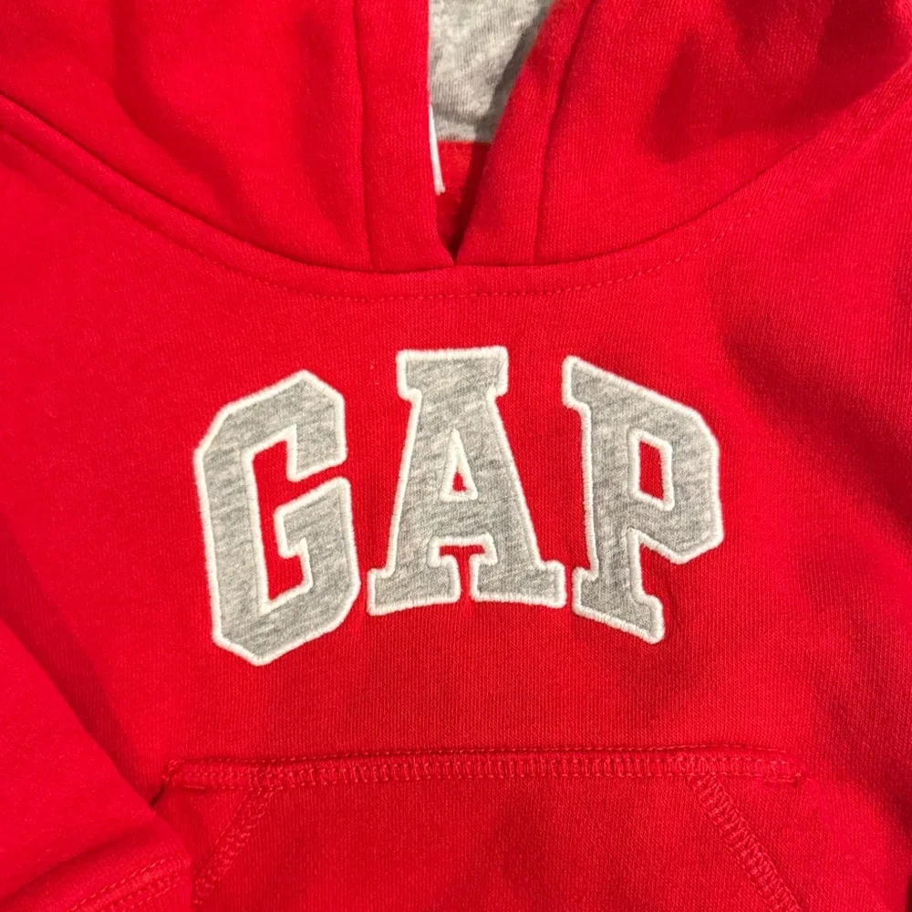 GAP Kids‎ Vibrant Red Hoodie with Gray Lining 12-18 Months Boys Baby